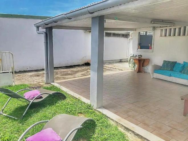 Malilia Beach A Sainte-Anne - Wifi -5 Min A Pied De La Plage Bagian luar foto